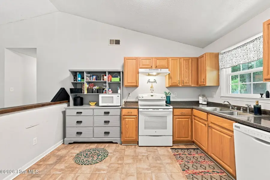 205 Meadow Lane, Jacksonville, NC 28546 - #3