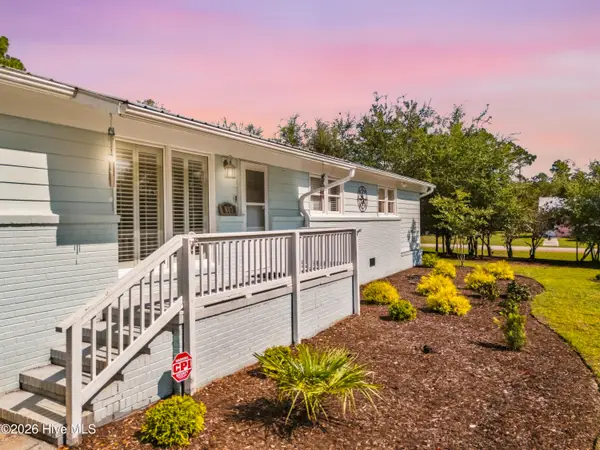 807 E Nash Street, Southport, NC 28461