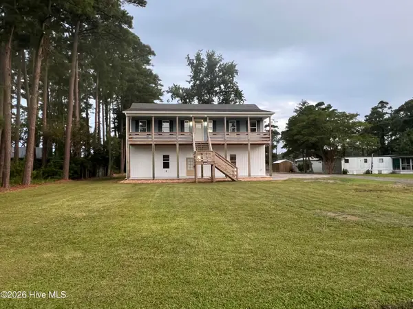 402 Gillikin Road, Beaufort, NC 28516