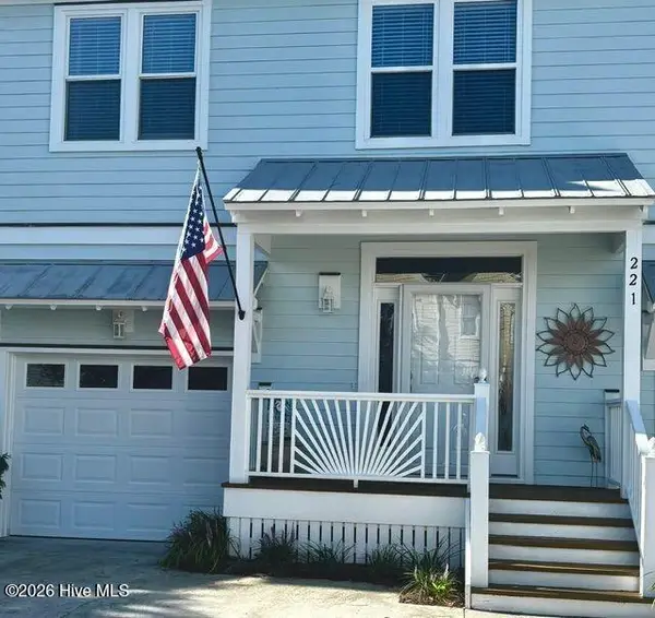 221 River Gate Lane, Wilmington, NC 28412