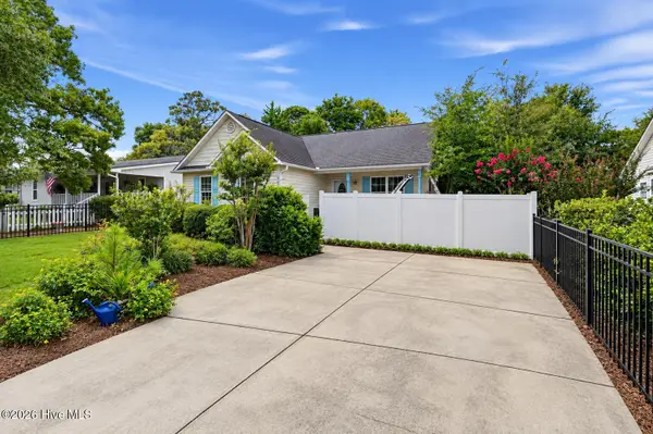 121 NE 6th Street, Oak Island, NC 28465