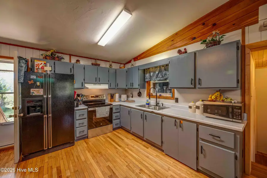 94 W Memorial Drive, Andrews, NC 28901 - #2