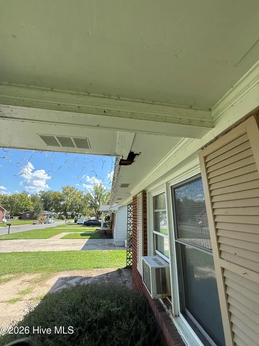 217 N Edgewood Avenue, Williamston, NC 27892 - #3
