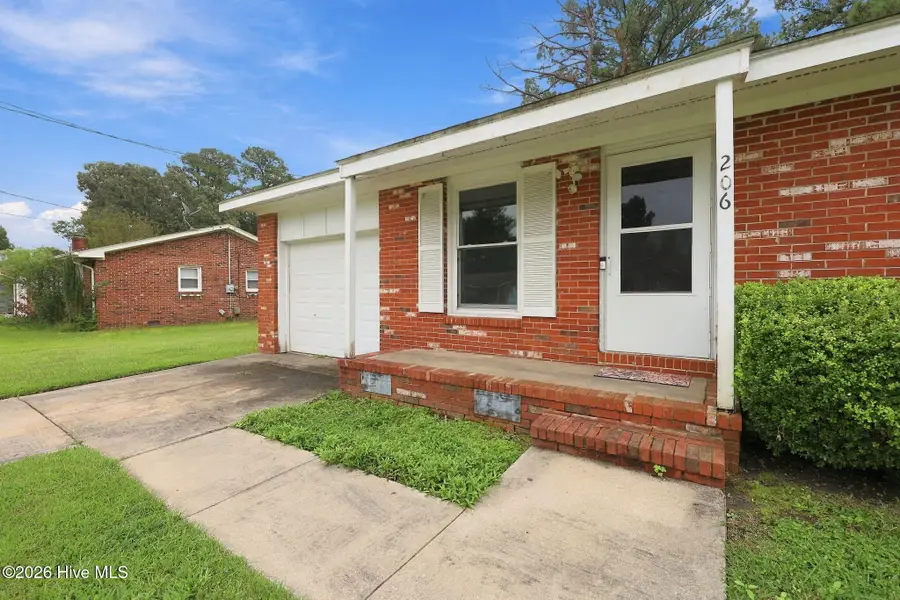 206 Sheffield Road, Jacksonville, NC 28546 - #2