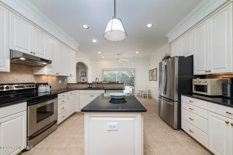 305 Taberna Circle, New Bern, NC 28562 - #3