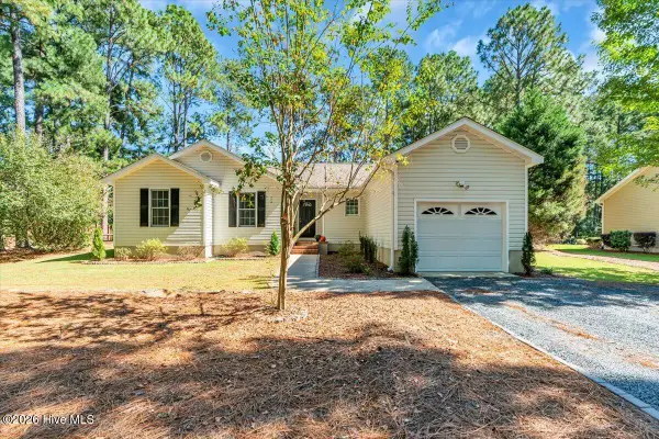 145 Laurel Oak Lane, Pinebluff, NC 28373