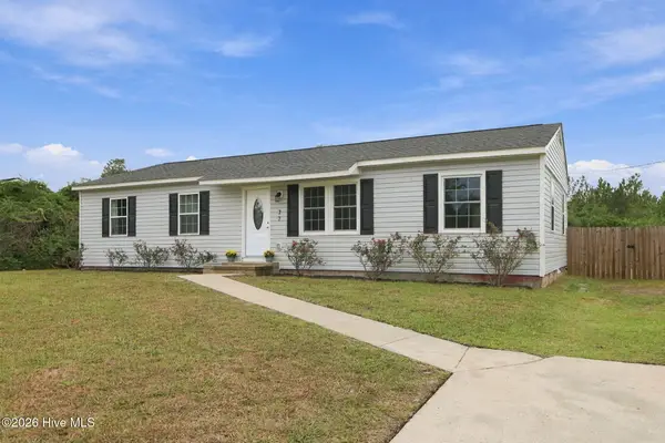 77 Crown Point Road, Hubert, NC 28539