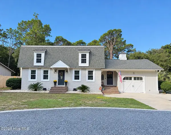 32 Yaupon Way, Oak Island, NC 28465