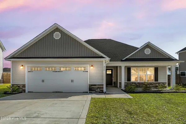 496 Pebble Shore Drive, Sneads Ferry, NC 28460