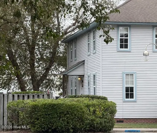 9 Croatan Court, Manteo, NC 27954
