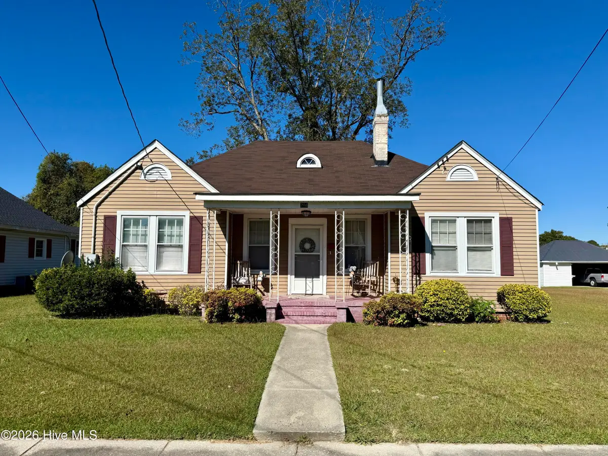 206 Marshall Avenue, Williamston, NC 27892 - #1