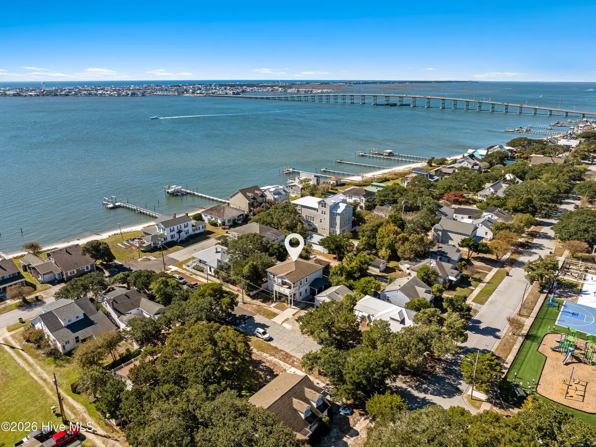 304 S 17th Street, Morehead City, NC 28557 - #1