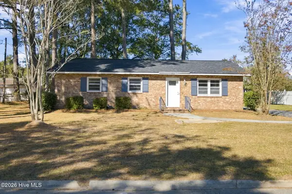 512 W Westbrook Street, Wallace, NC 28466