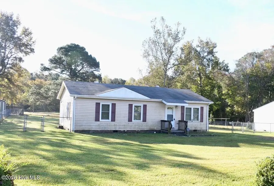 657 Queens Creek Road, Hubert, NC 28539 - #3
