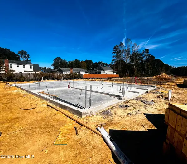 127 Chestnut Hill Drive, Midway Park, NC 28544