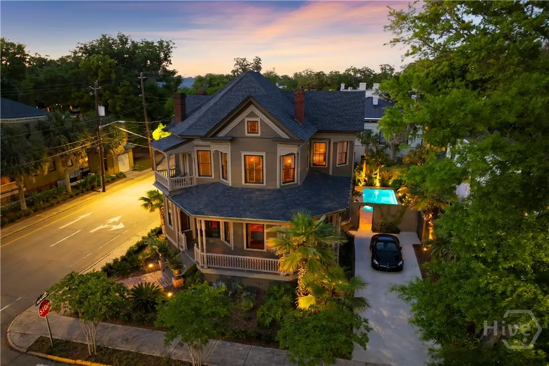 102 E 38th Street, Savannah, GA 31401 - Image #1