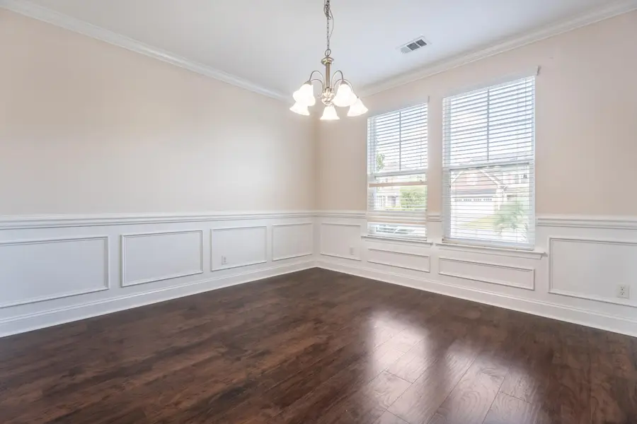 105 Grimsby Road, Savannah, GA 34107 - Image #2