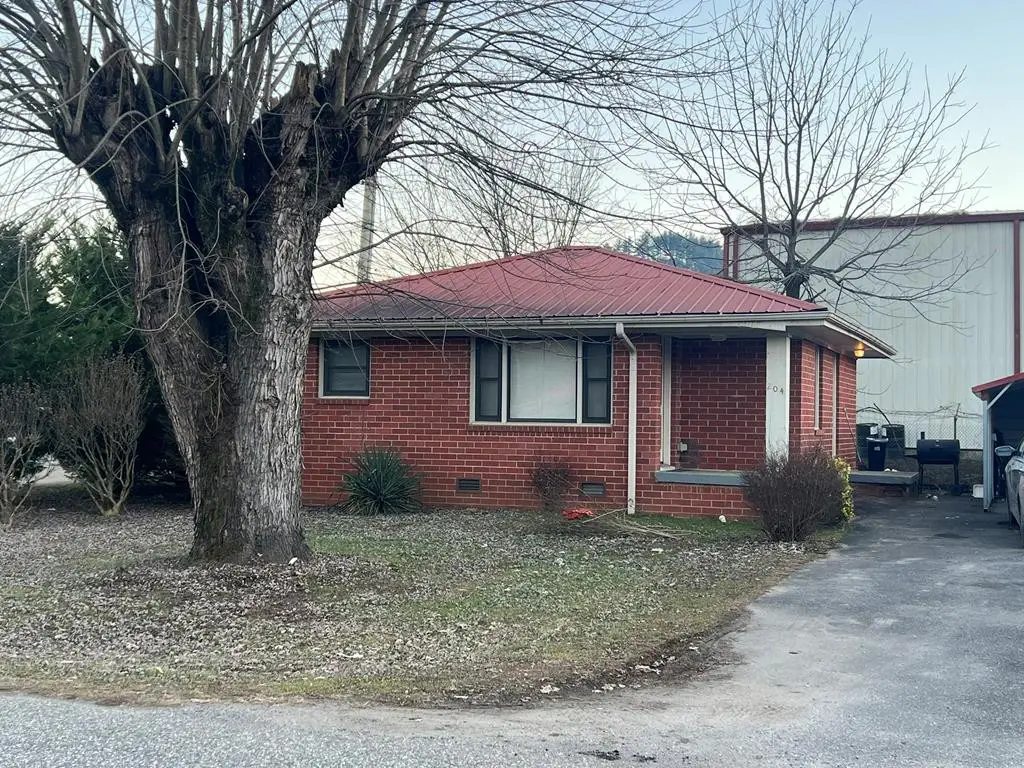 44 Laura Street, Robbinsville, NC 28771 - #1