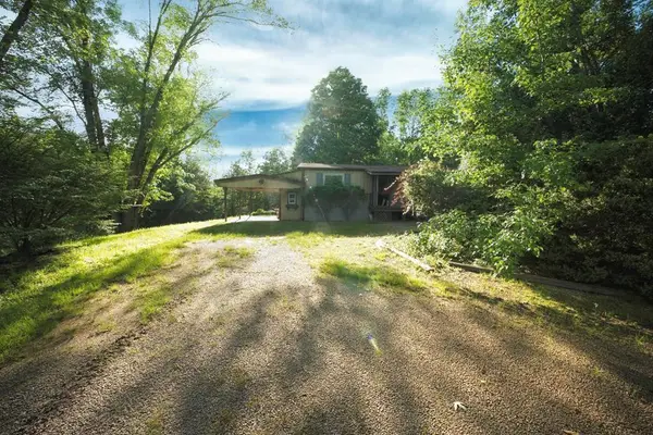 660 Mountain Top Road, Marble, NC 28905