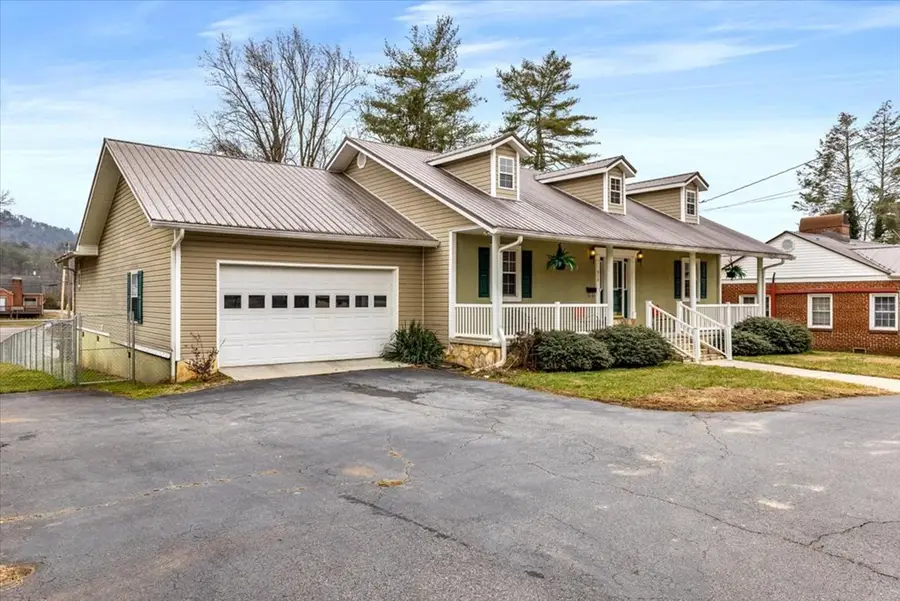 916 Valley River Avenue, Murphy, NC 28906 - #3