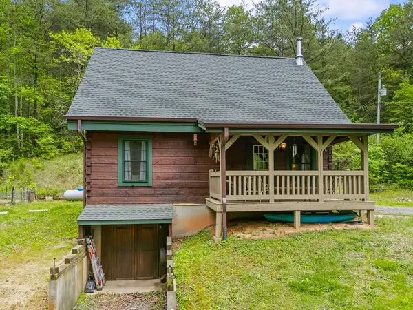 1374 Long Branch Road, Marble, NC 28905