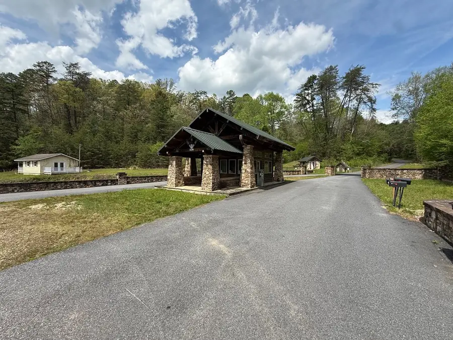 2401 E Us 64 Alt, Murphy, NC 28906 - #3