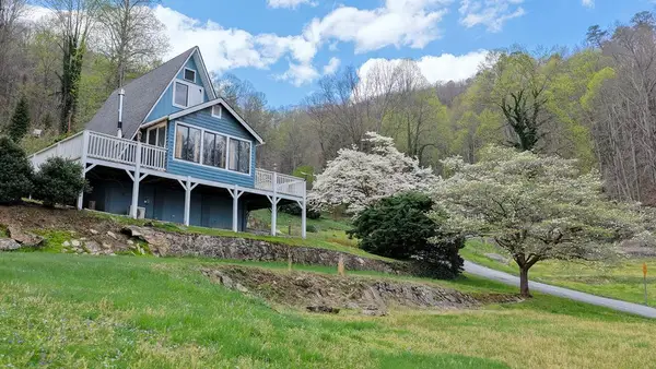 735 Fontana Heights, Fontana Dam, NC 28733