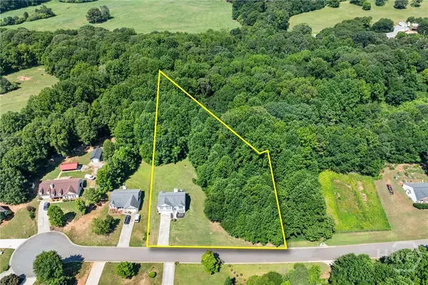 1221 Casper Lane, Winder, GA 30680