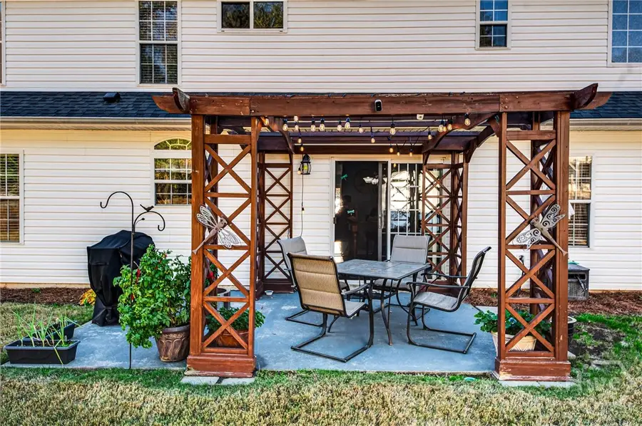 358 Meadow Farm Lane, Lawrenceville, GA 30045 - Image #2