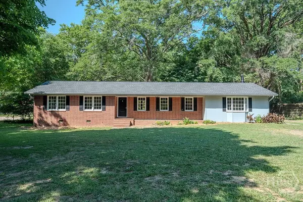 765 Glenn Carrie Road, Hull, GA 30646