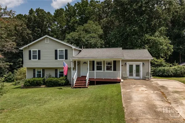 2665 Oak Log Way Ne, Buford, GA 30519