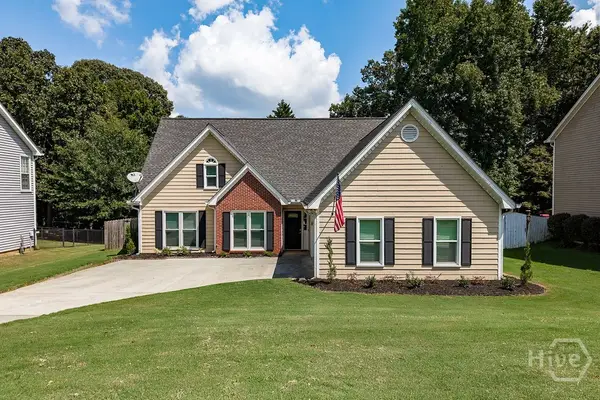 5685 Sugar Crossing Drive, Sugar Hill, GA 30518
