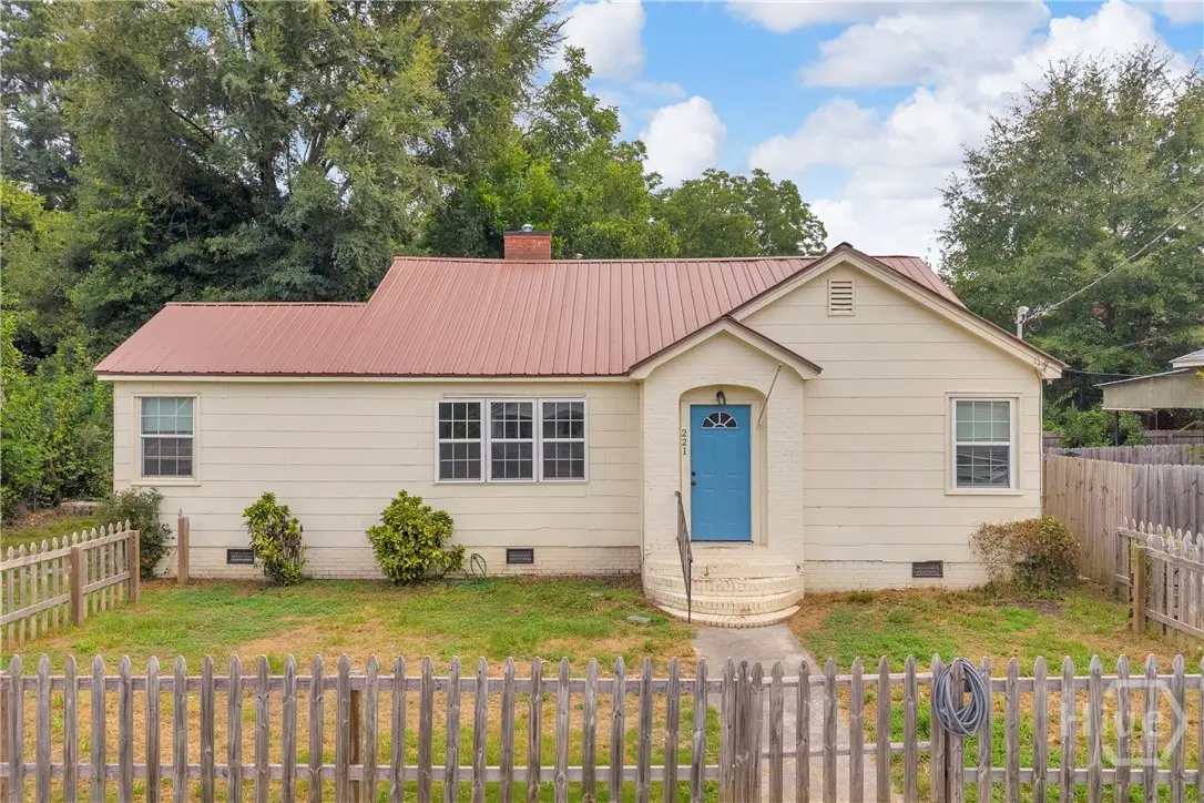 221 Edwards Street, Elberton, GA 30635 - #1