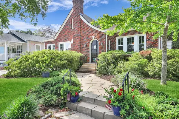 201 E 53rd Street, Savannah, GA 31405