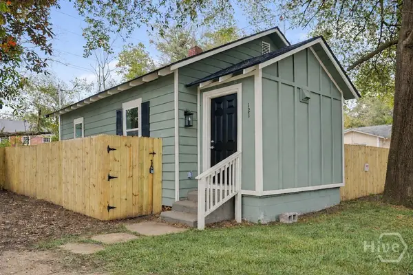 121 W 61st Street, Savannah, GA 31405