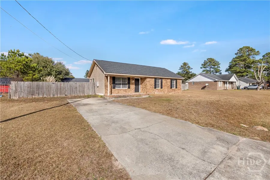 245 W Kenny Drive, Hinesville, GA 31313 - Image #2
