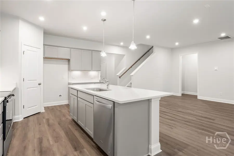 462 Monterey Loop, Richmond Hill, GA 31324 - Image #3