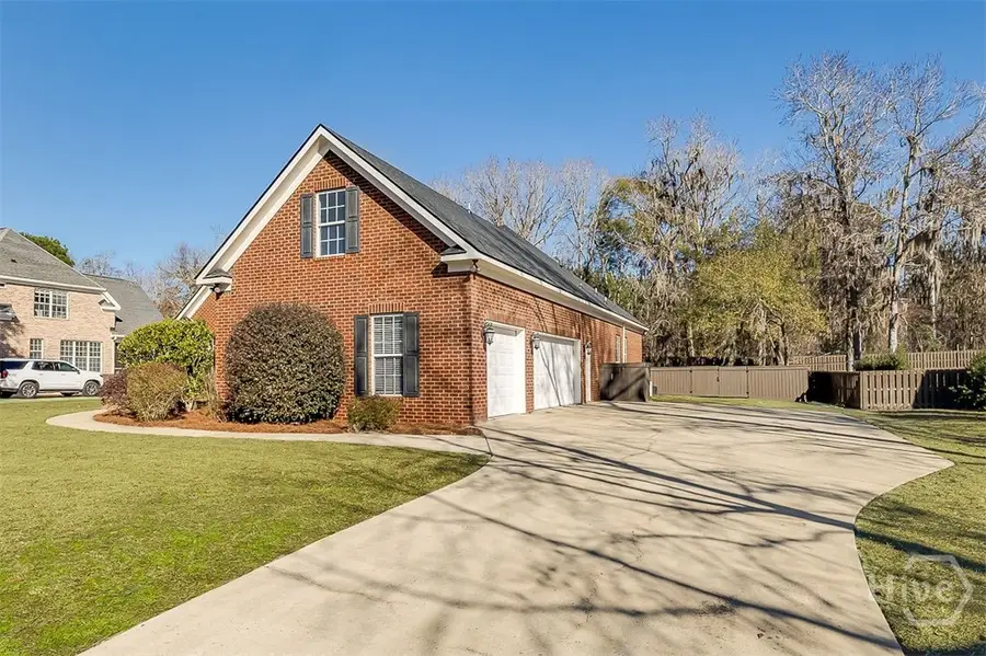 389 Chastain Cir, Richmond Hill, GA 31324 - Image #3