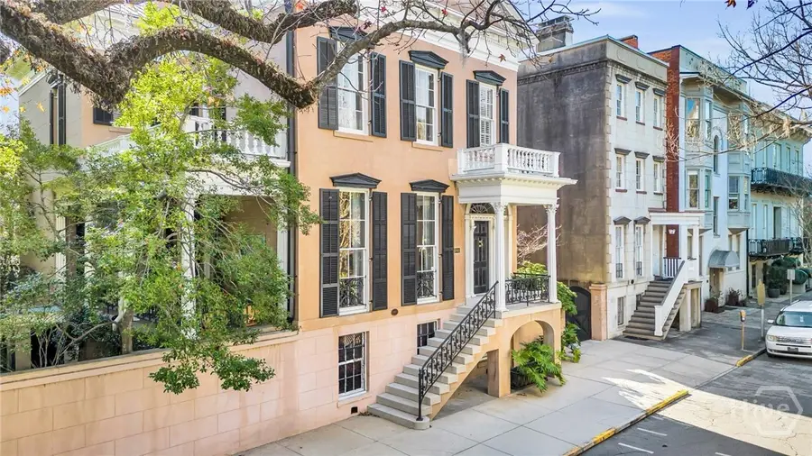 211 E Charlton Street, Savannah, GA 31401 - Image #2