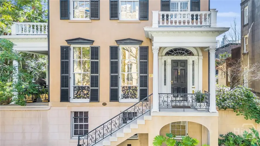 211 E Charlton Street, Savannah, GA 31401 - Image #3