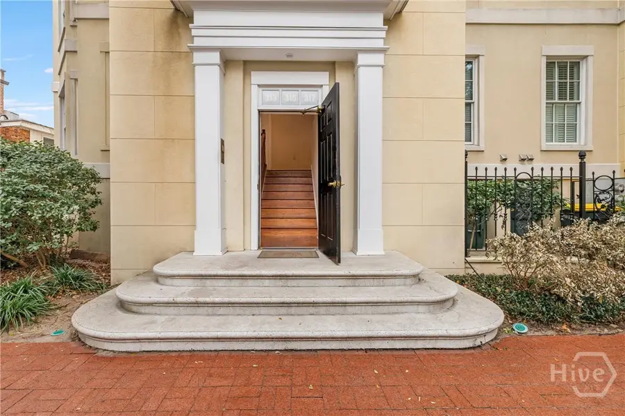 317 W Charlton Street, Savannah, GA 31401 - Image #2