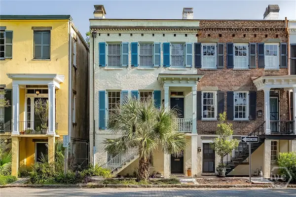 124 W Taylor Street, Savannah, GA 31401