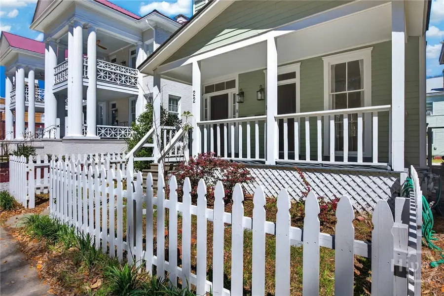 22 E 37th Street, Savannah, GA 31401 - #3