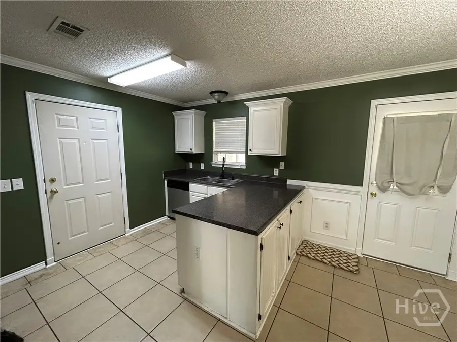 121 Calico Ct, Midway, GA 31320 - #2