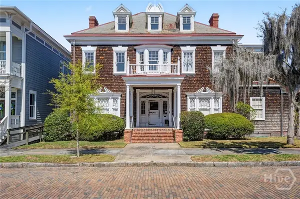 122 E 36th Street, Savannah, GA 31401