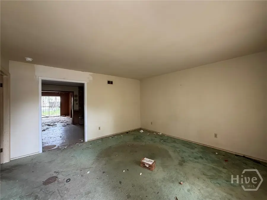 24 W 49th Street, Savannah, GA 31405 - #2