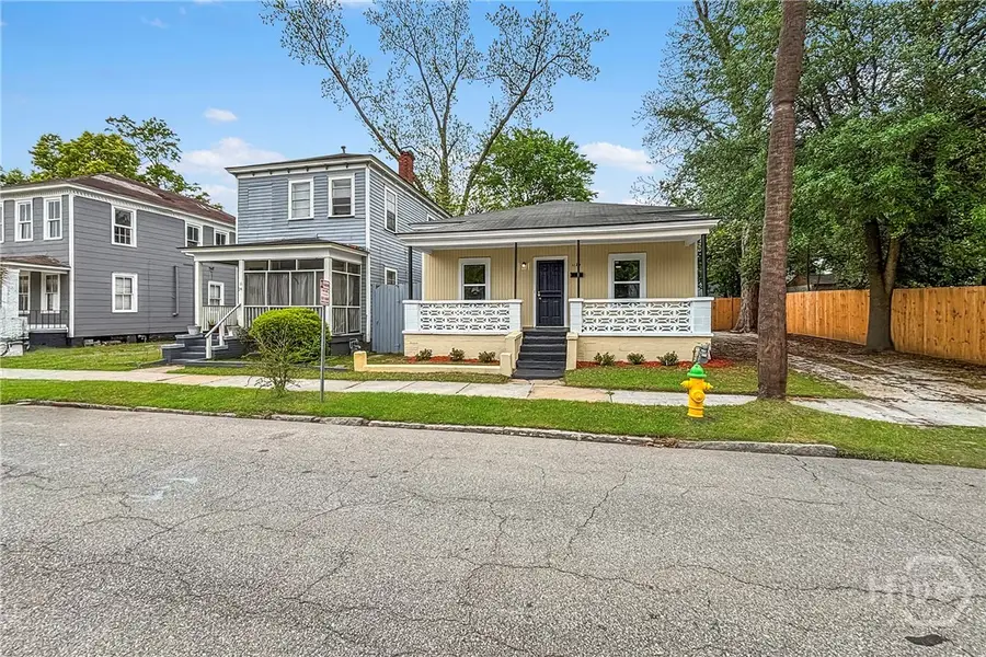 1126 E Waldburg Street, Savannah, GA 31401 - #2