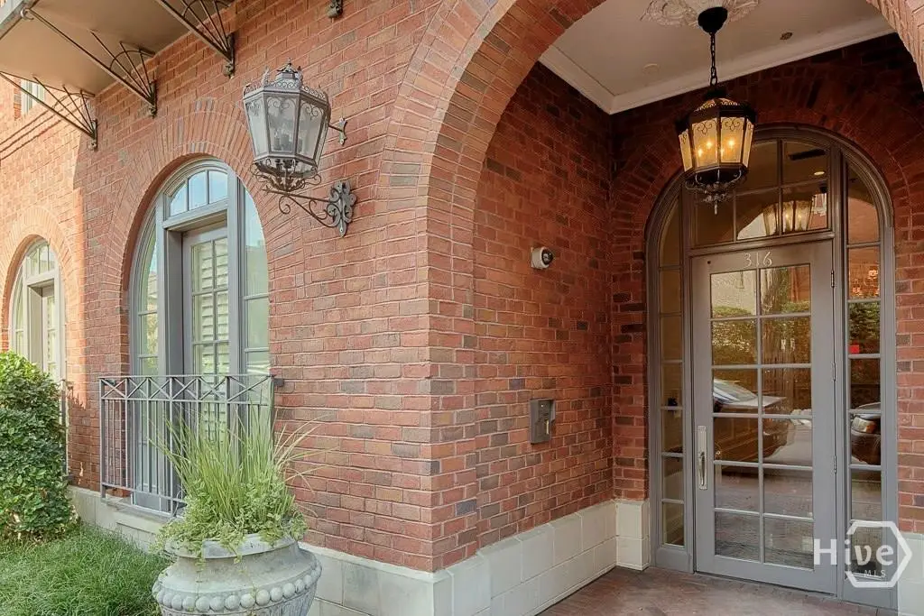 316 E State Street #3B, Savannah, GA 31401 - #1