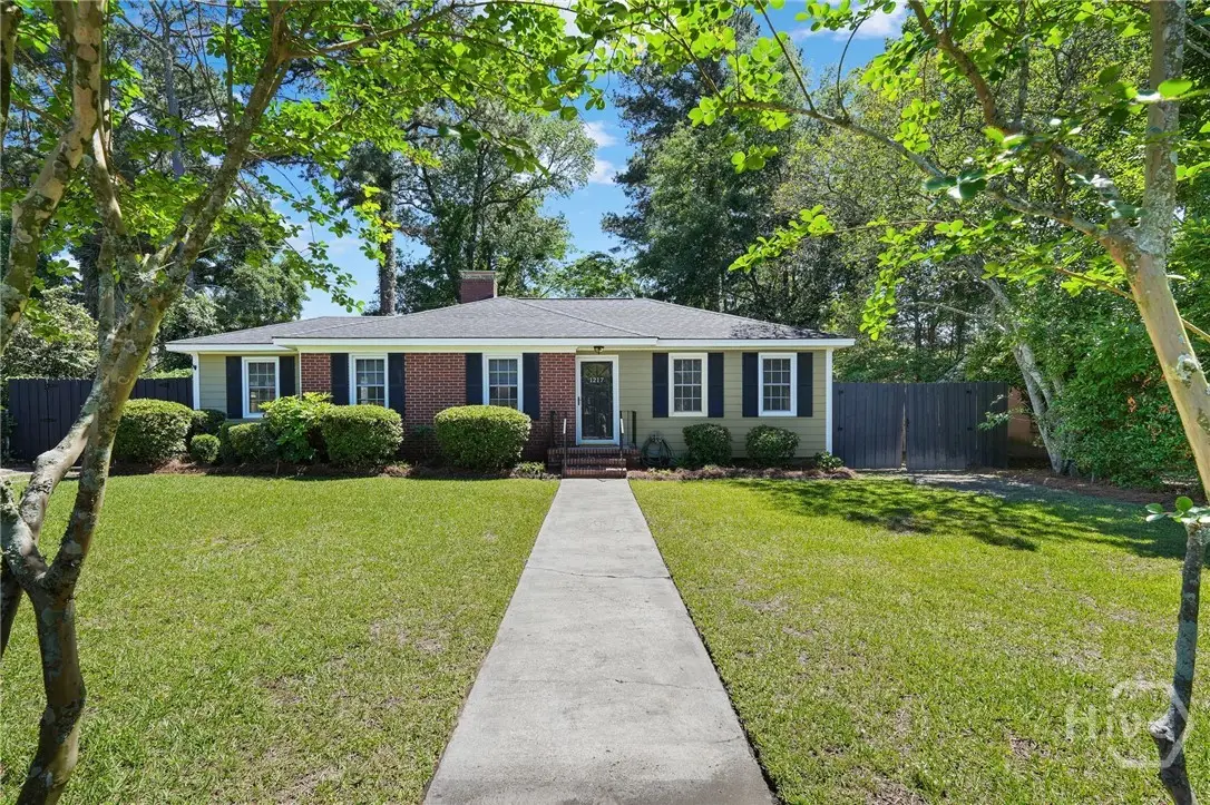 1217 E Derenne Avenue, Savannah, GA 31406 - #1