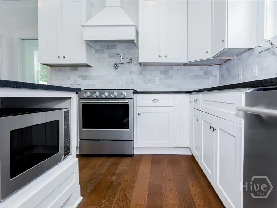 809 E 36th Street, Savannah, GA 31401 - #3